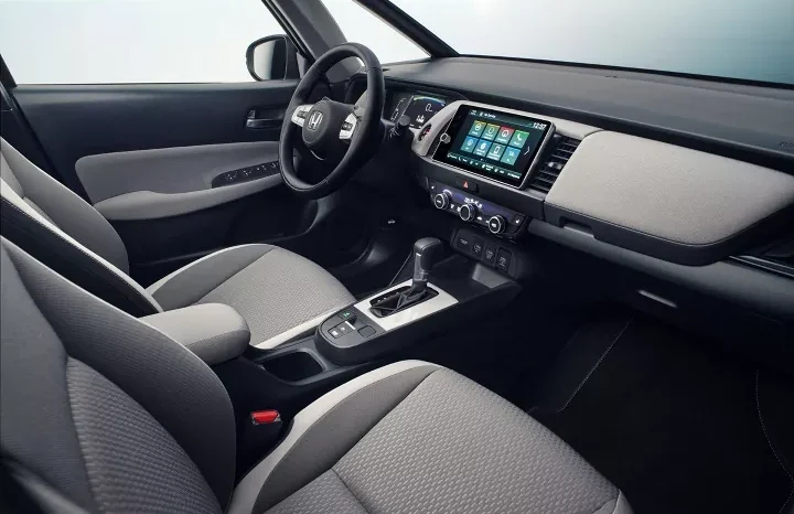 
								Honda Fit 2020 full									