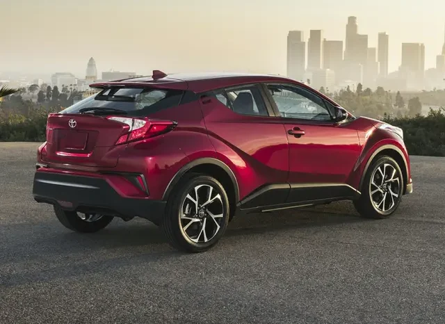 
								Toyota C-HR 2018 full									