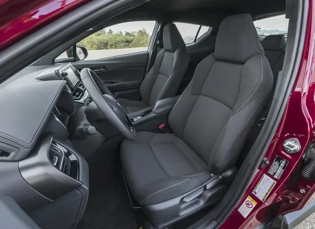 
								Toyota C-HR 2018 full									