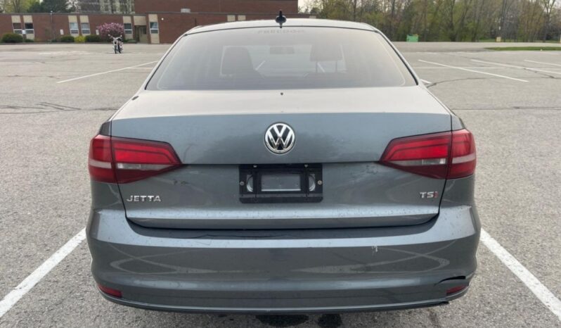 
								Volkswagen Jetta 2017 full									