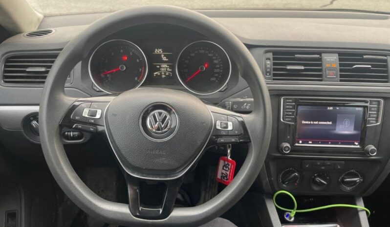 
								Volkswagen Jetta 2017 full									